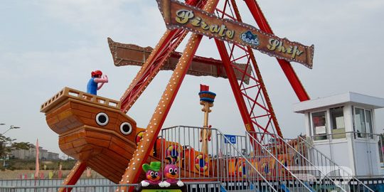 pirate ship amusement park ride supplier